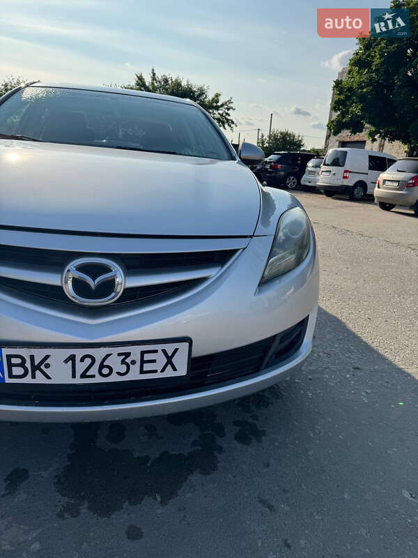 Седан Mazda 6 2011 в Вараше