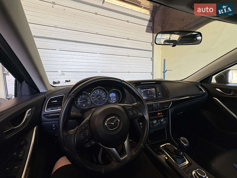 Седан Mazda 6 2014 в Львові