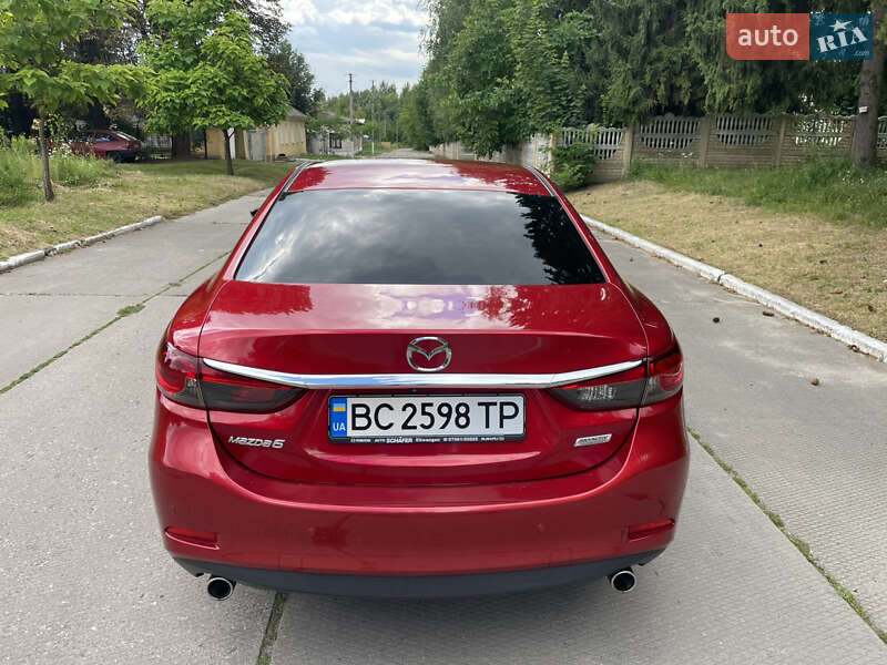 Седан Mazda 6 2012 в Остроге