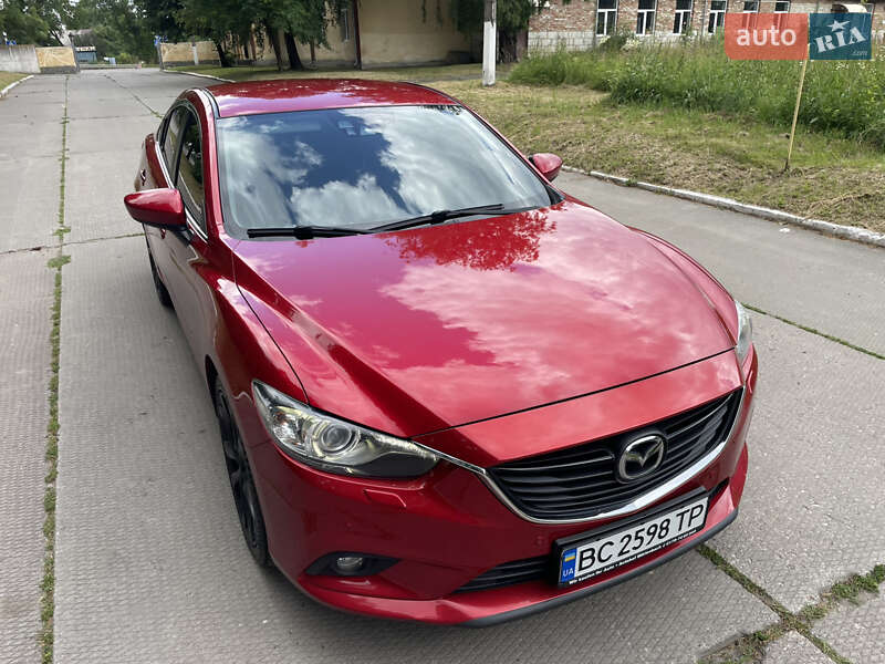Седан Mazda 6 2012 в Остроге