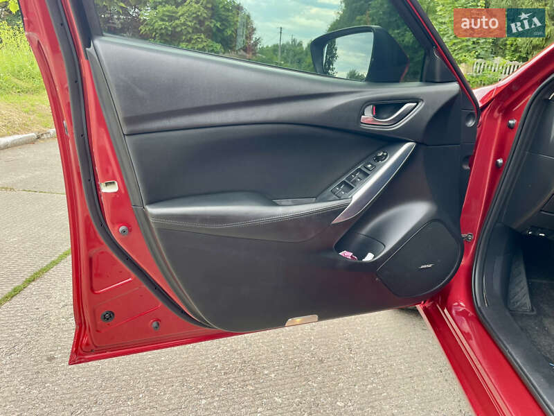 Седан Mazda 6 2012 в Остроге