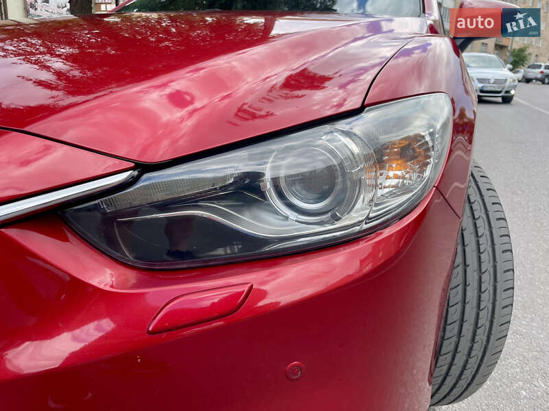 Седан Mazda 6 2012 в Остроге