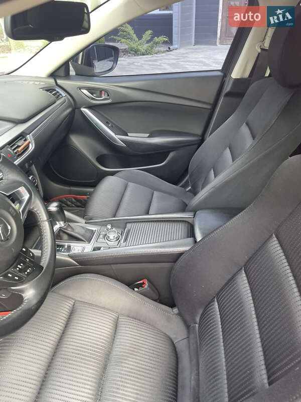 Седан Mazda 6 2015 в Хороле