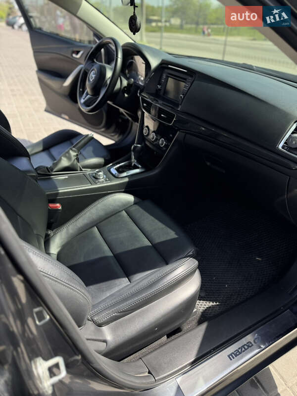 Седан Mazda 6 2013 в Днепре