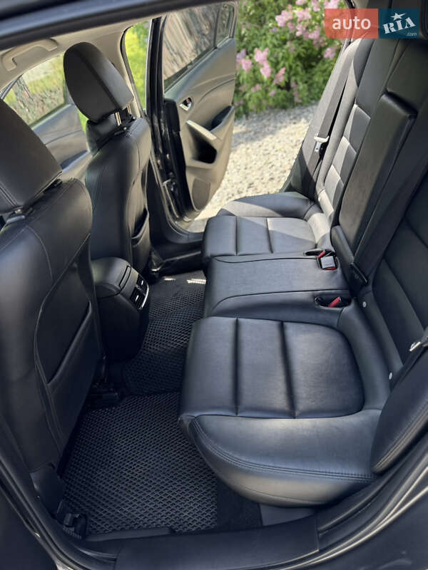 Седан Mazda 6 2013 в Днепре