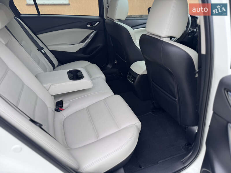 Седан Mazda 6 2016 в Киеве