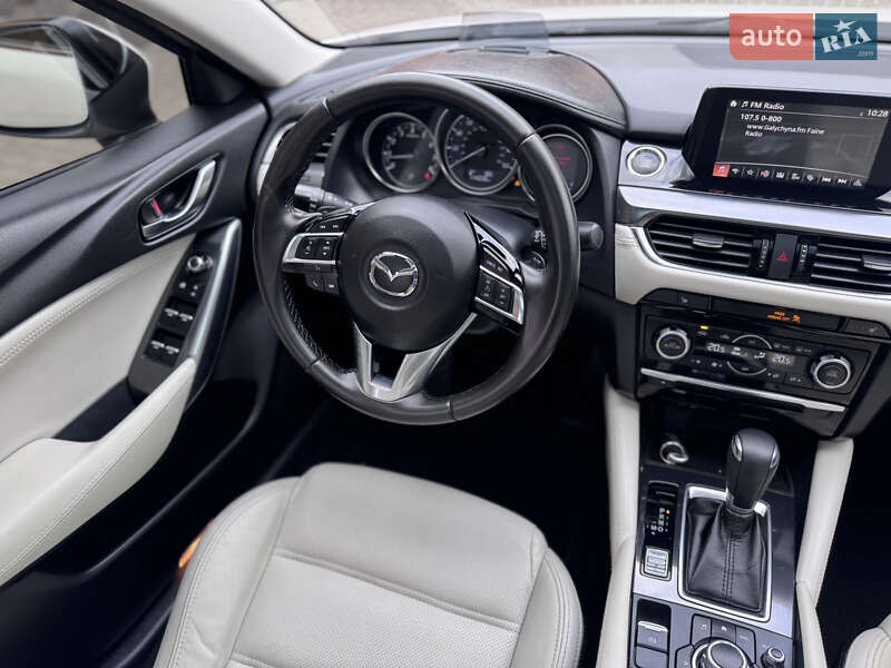 Седан Mazda 6 2016 в Киеве