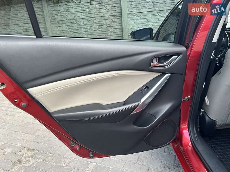 Седан Mazda 6 2013 в Днепре