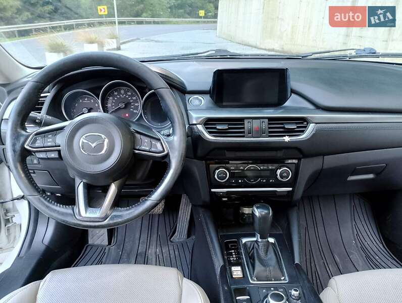 Седан Mazda 6 2016 в Бориславі