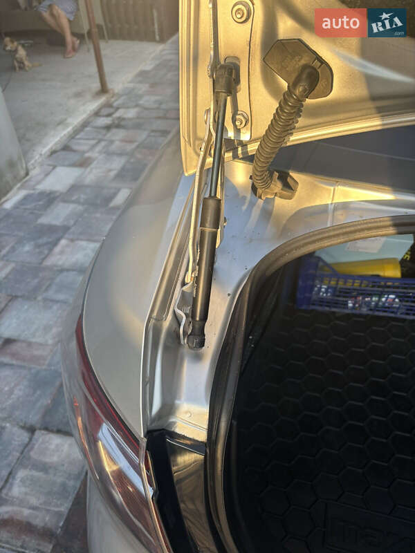 Седан Mazda 6 2009 в Ровно