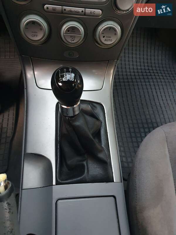 Седан Mazda 6 2003 в Черновцах