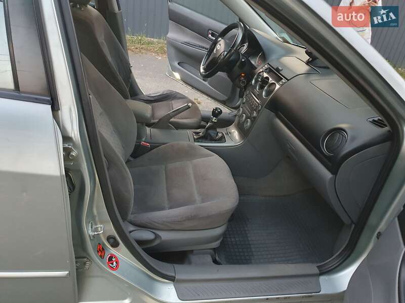 Седан Mazda 6 2003 в Черновцах