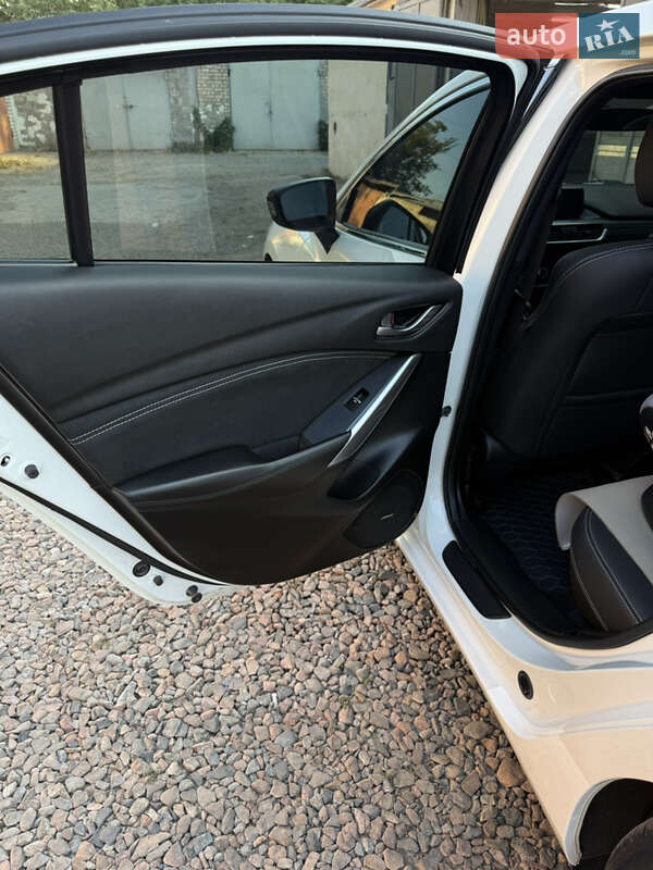 Седан Mazda 6 2015 в Кривом Роге