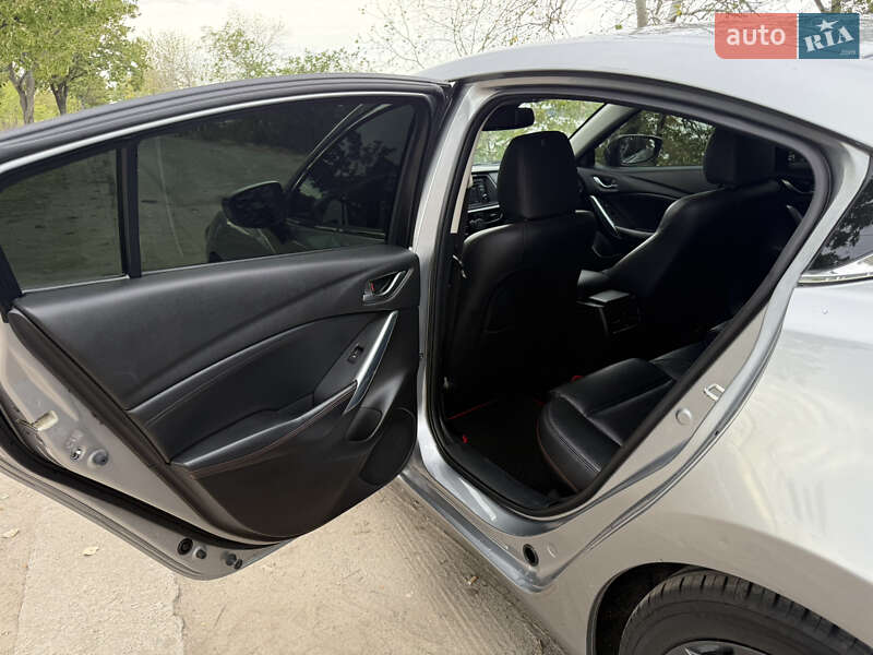 Седан Mazda 6 2014 в Черновцах