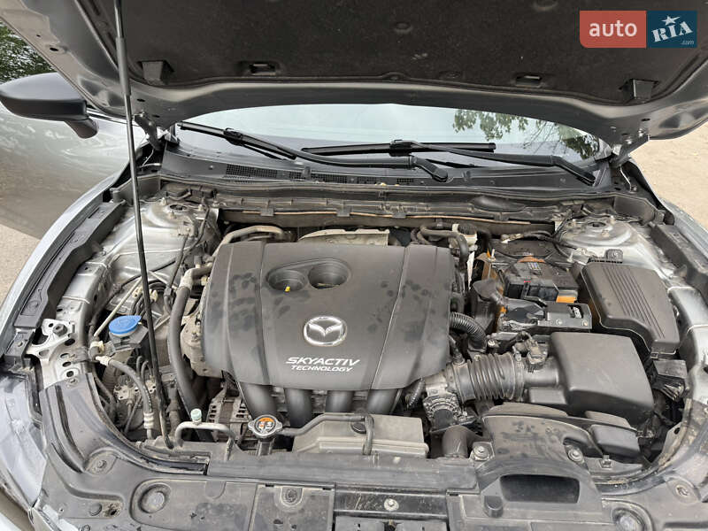 Седан Mazda 6 2014 в Черновцах