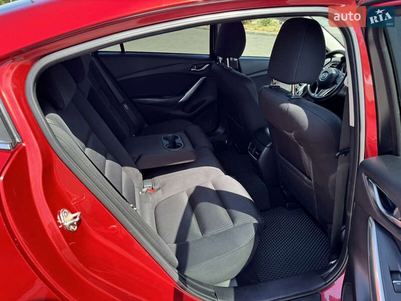 Седан Mazda 6 2015 в Днепре