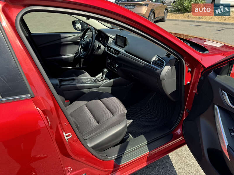 Седан Mazda 6 2015 в Днепре