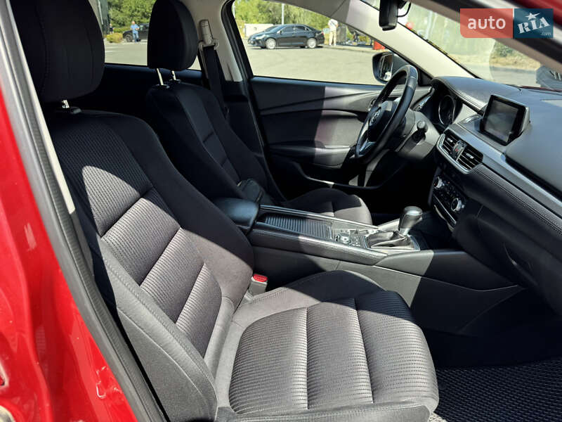 Седан Mazda 6 2015 в Днепре