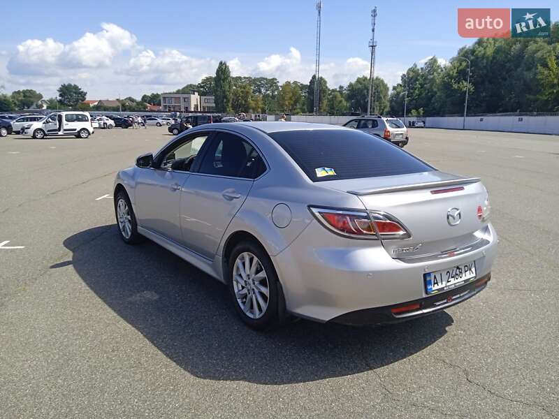 Седан Mazda 6 2011 в Обухове