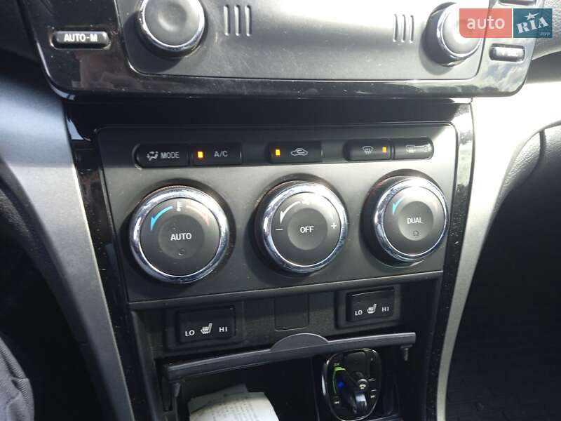 Седан Mazda 6 2011 в Обухове