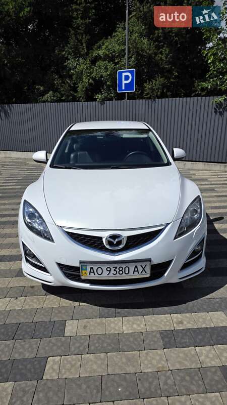Седан Mazda 6 2011 в 