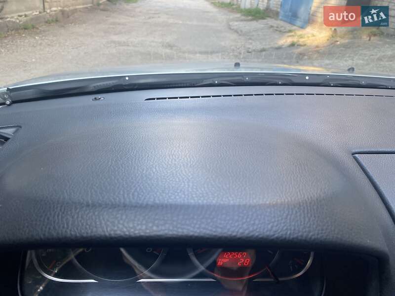Седан Mazda 6 2006 в Днепре