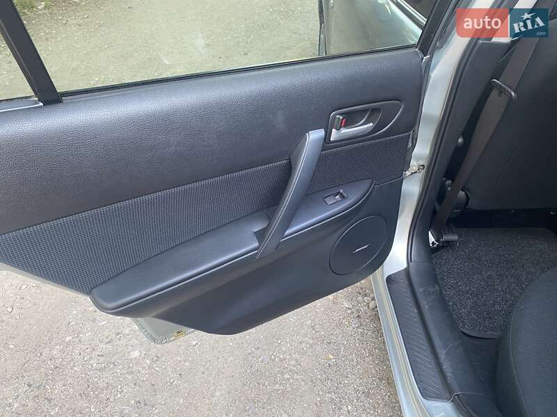 Седан Mazda 6 2006 в Днепре