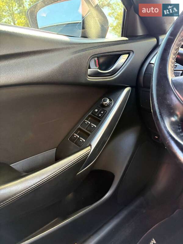 Седан Mazda 6 2015 в Кременчуге
