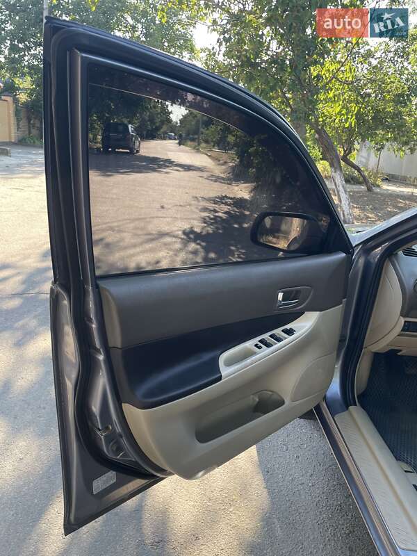 Седан Mazda 6 2002 в Измаиле