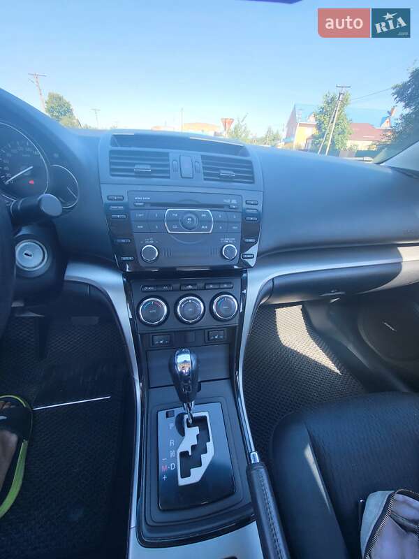 Седан Mazda 6 2011 в Новоархангельську