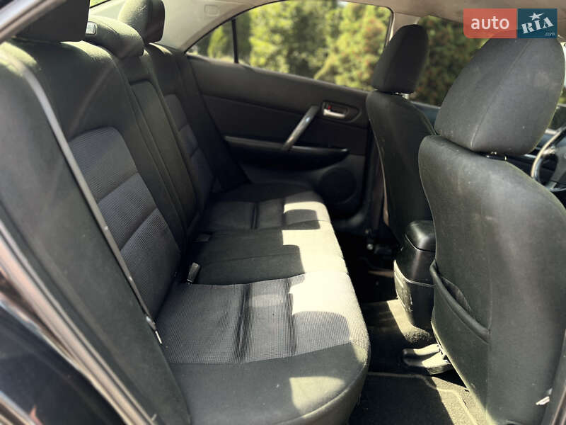 Седан Mazda 6 2006 в Мостиске