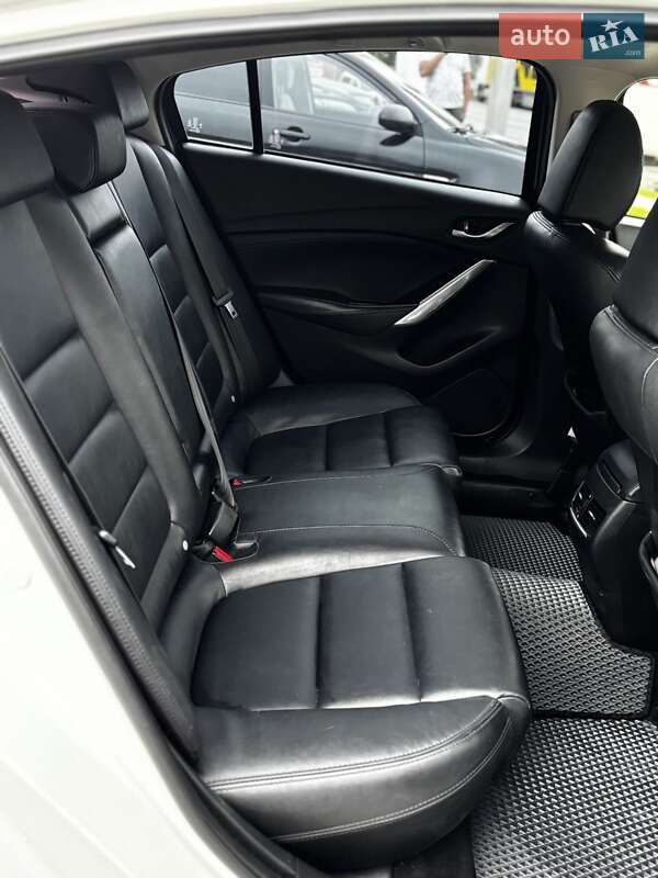 Седан Mazda 6 2014 в Хмельницком