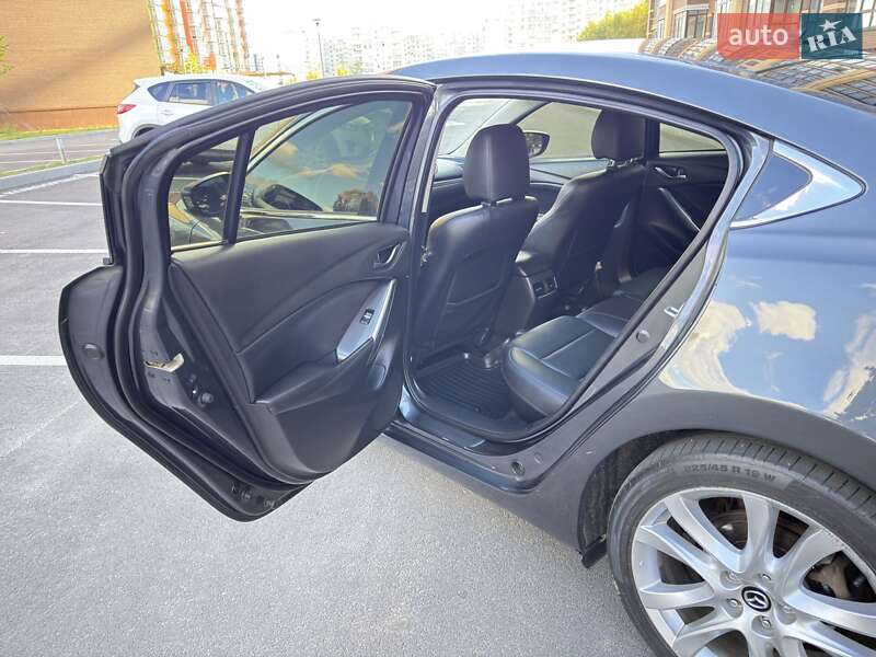 Седан Mazda 6 2016 в Чернигове