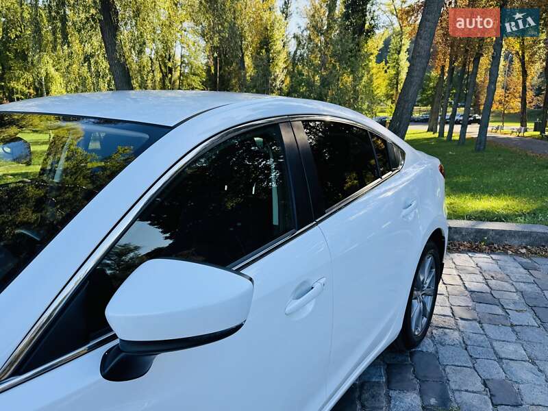 Седан Mazda 6 2016 в Киеве