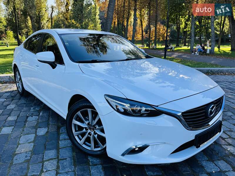 Седан Mazda 6 2016 в Киеве