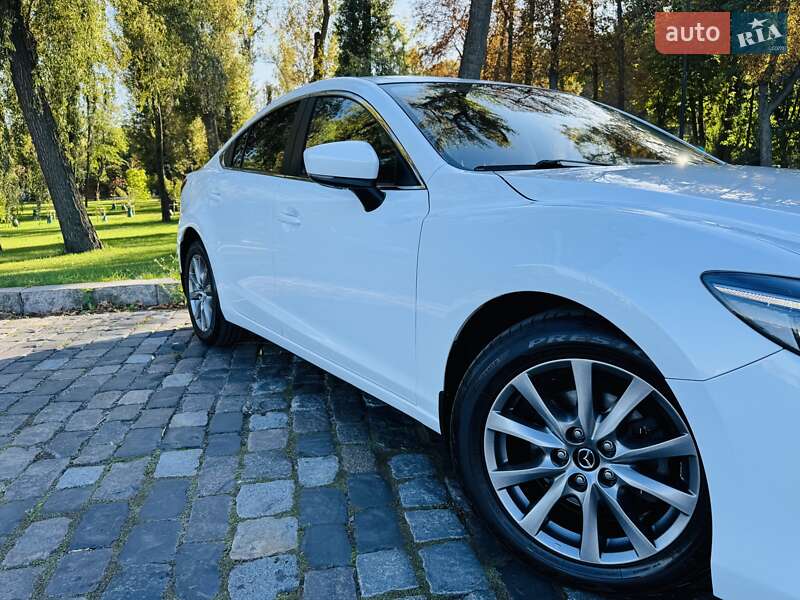 Седан Mazda 6 2016 в Киеве