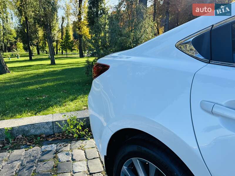 Седан Mazda 6 2016 в Киеве