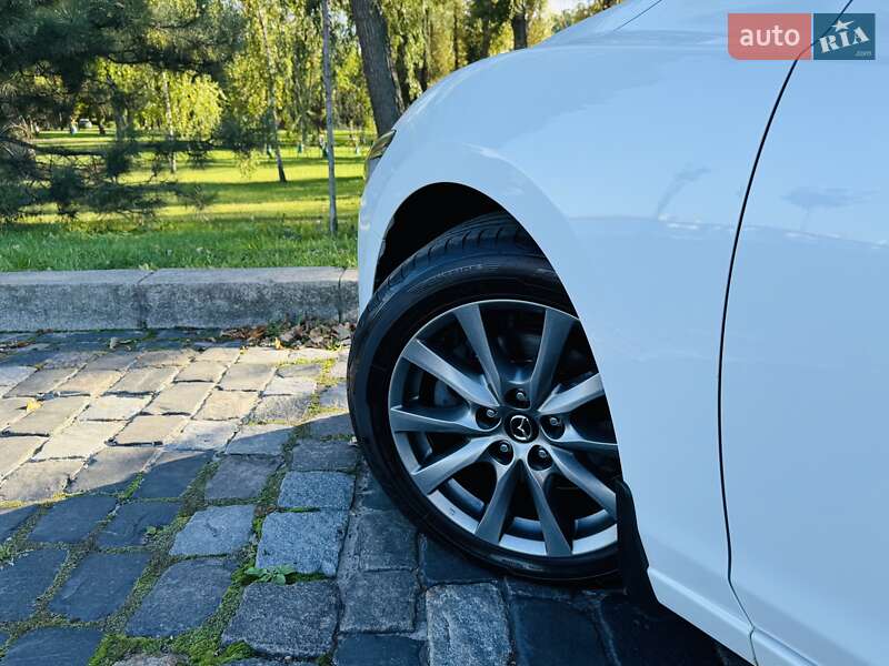 Седан Mazda 6 2016 в Киеве