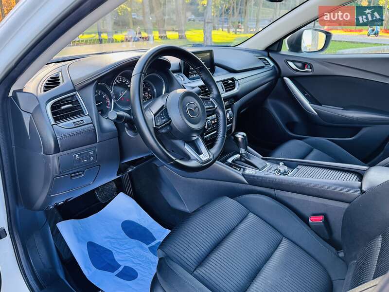 Седан Mazda 6 2016 в Киеве