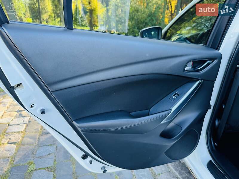 Седан Mazda 6 2016 в Киеве