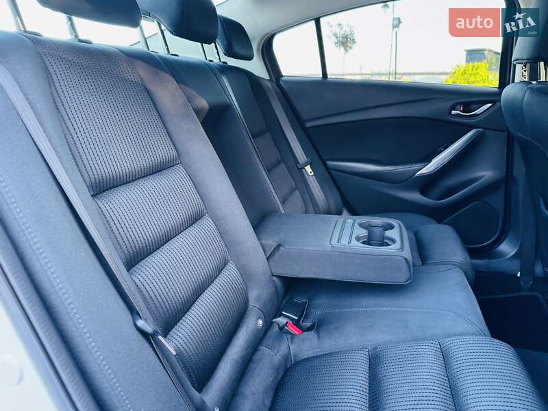Седан Mazda 6 2016 в Киеве