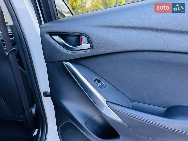 Седан Mazda 6 2016 в Киеве