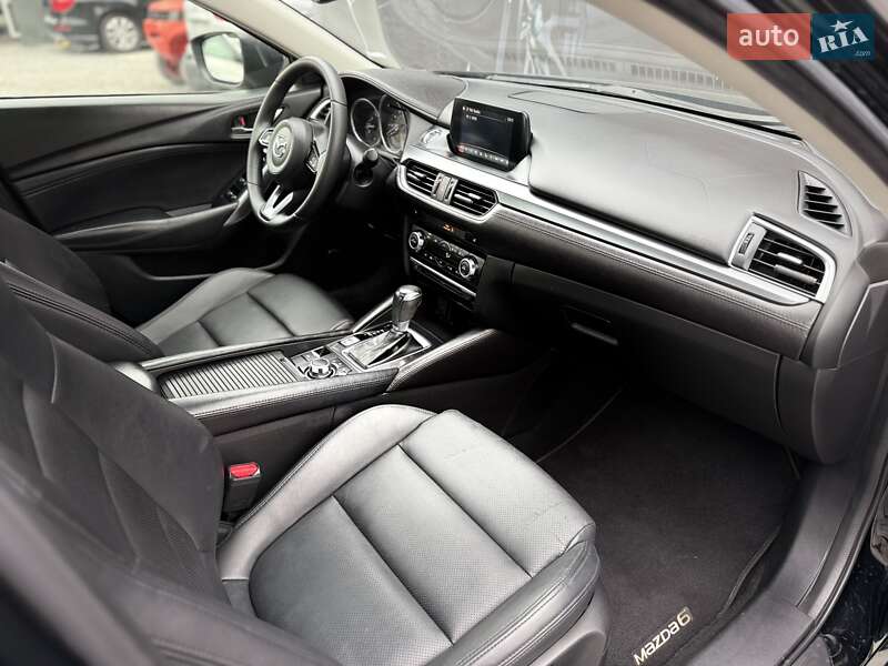 Седан Mazda 6 2017 в Львове