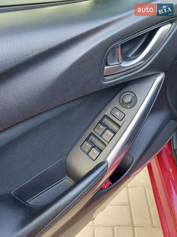 Седан Mazda 6 2012 в Днепре
