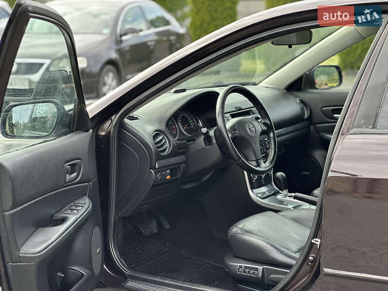 Седан Mazda 6 2006 в Жовкве
