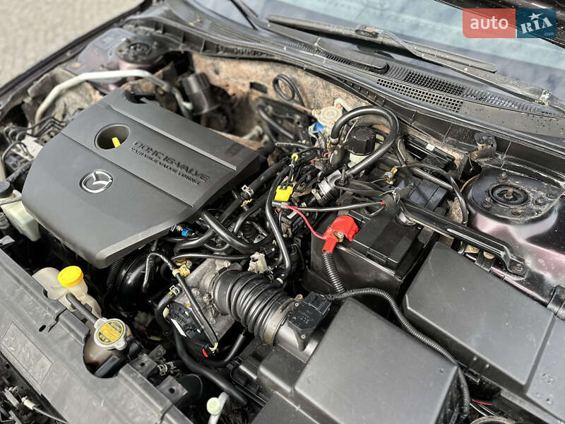 Седан Mazda 6 2006 в Жовкве