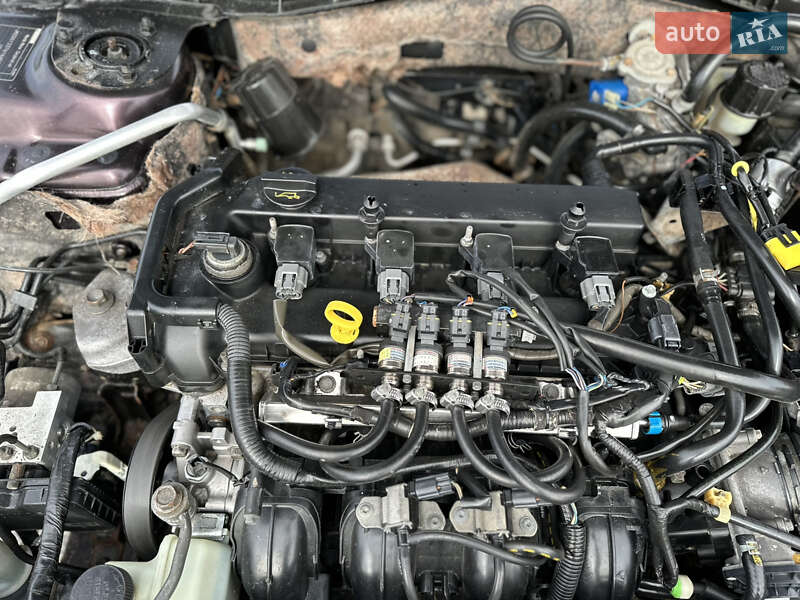 Седан Mazda 6 2006 в Жовкве