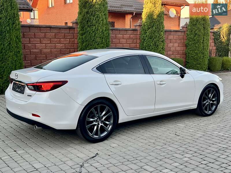 Седан Mazda 6 2015 в Ровно