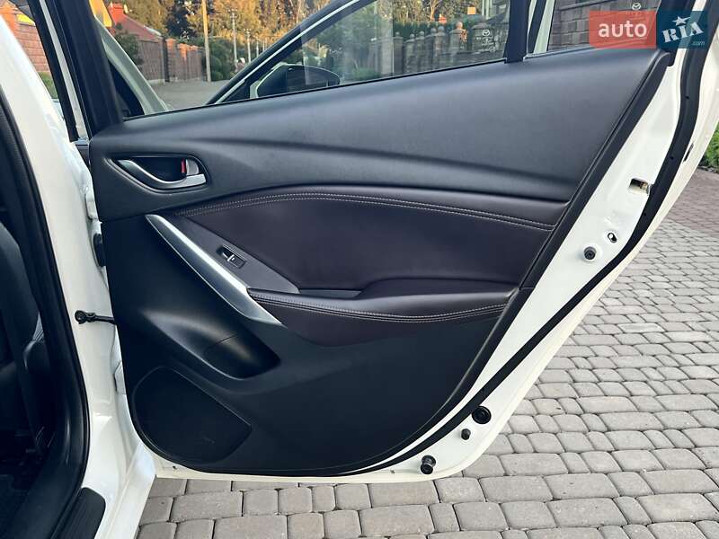 Седан Mazda 6 2015 в Ровно