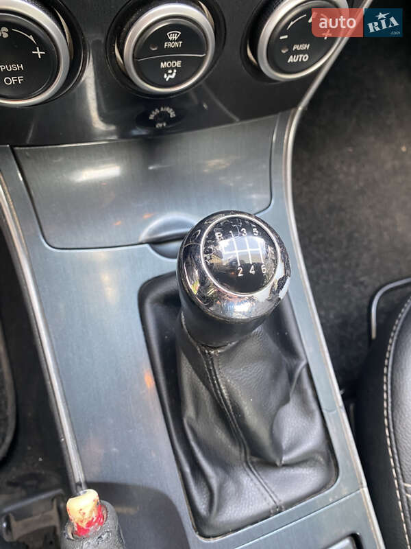 Седан Mazda 6 2006 в Чернигове